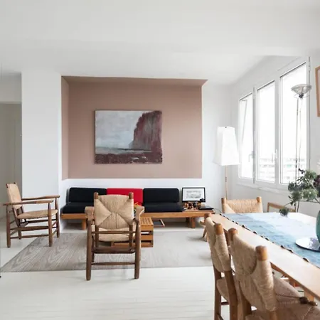 Bright New Apartment With Wifi 아파트