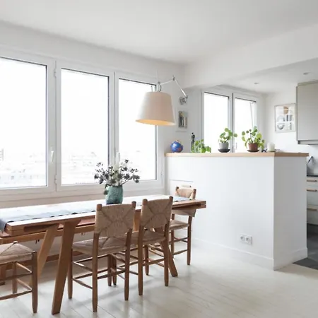 Bright New Apartment With Wifi 아파트 파리