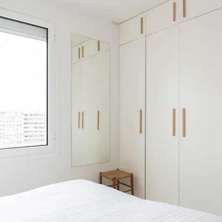 Bright New Apartment With Wifi * 파리
